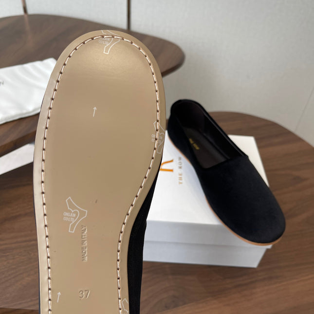 THE ROW 26S BALLET FLATS IN BLACK VELVET