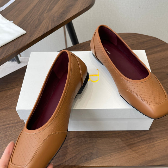 THE ROW 26S SQUARE TOE  BALLET FLATS IN CARAMEL BROWN CALFSKIN