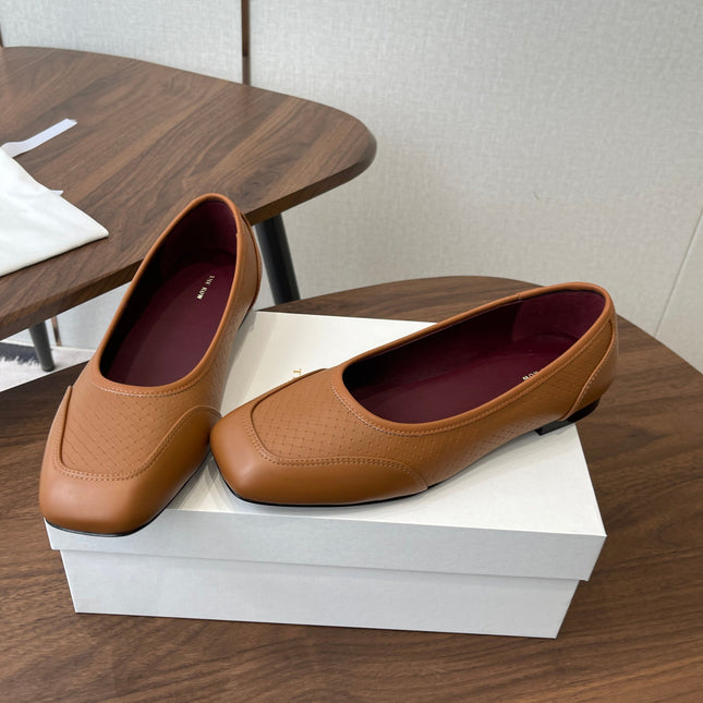 THE ROW 26S SQUARE TOE  BALLET FLATS IN CARAMEL BROWN CALFSKIN