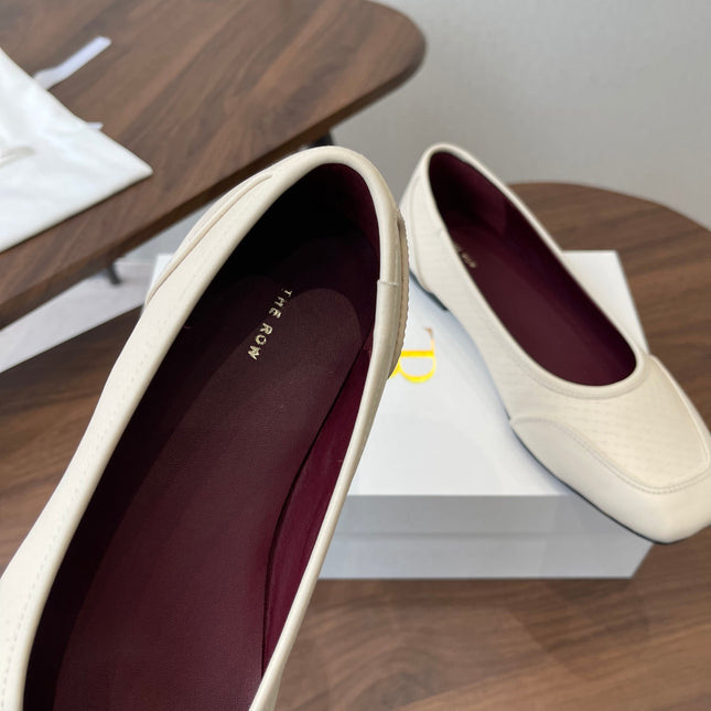THE ROW 26S SQUARE TOE  BALLET FLATS IN CREAM WHITE CALFSKIN