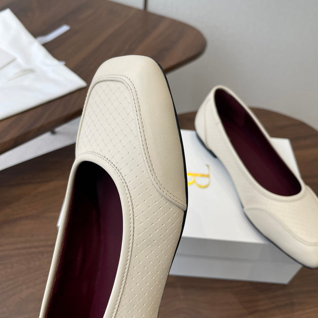 THE ROW 26S SQUARE TOE  BALLET FLATS IN CREAM WHITE CALFSKIN