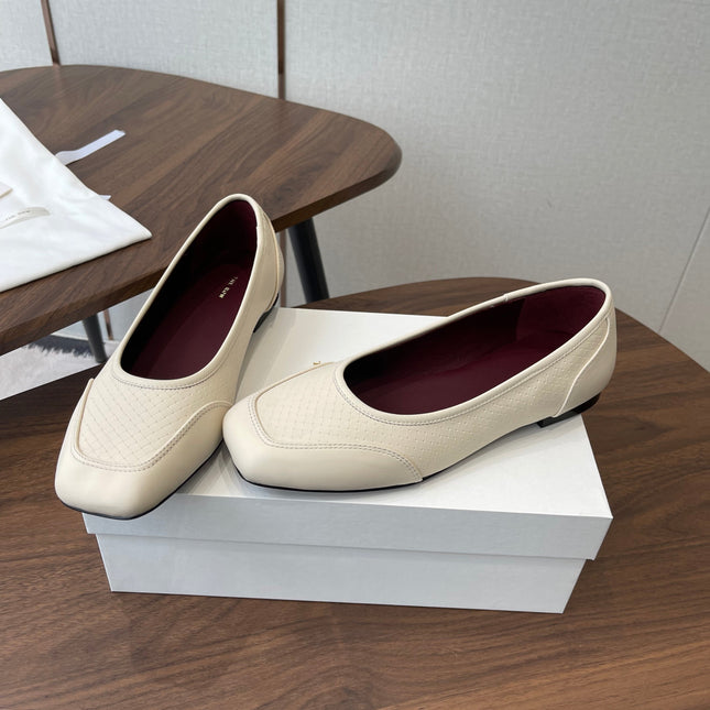 THE ROW 26S SQUARE TOE  BALLET FLATS IN CREAM WHITE CALFSKIN