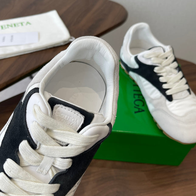 BOTTEGA VENETA 26S ORBIT FLASH SNEAKERS IN WHITE AND BLACK SUEDE