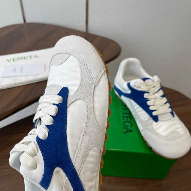 BOTTEGA VENETA 26S ORBIT FLASH SNEAKERS IN WHITE AND BLUE SUEDE
