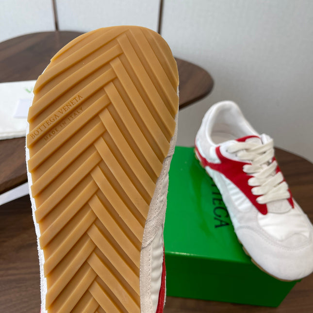 BOTTEGA VENETA 26S ORBIT FLASH SNEAKERS IN WHITE AND RED SUEDE
