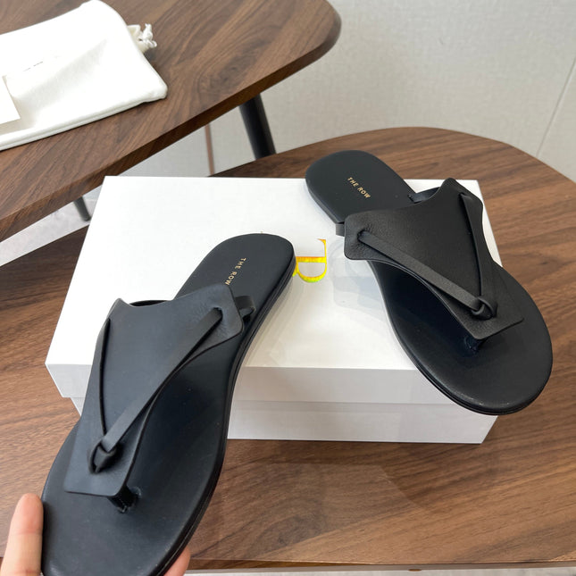 THE ROW 26S T STRAP THONG SANDALS IN BLACK CALFSKIN