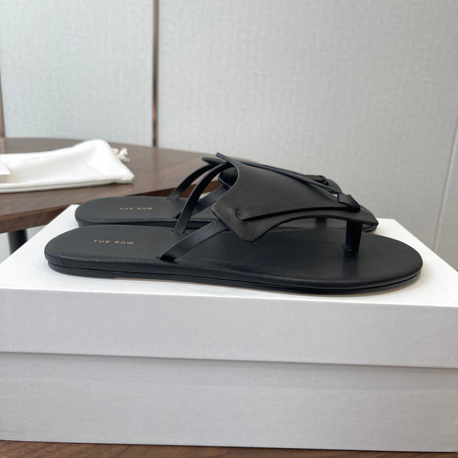 THE ROW 26S T STRAP THONG SANDALS IN BLACK CALFSKIN