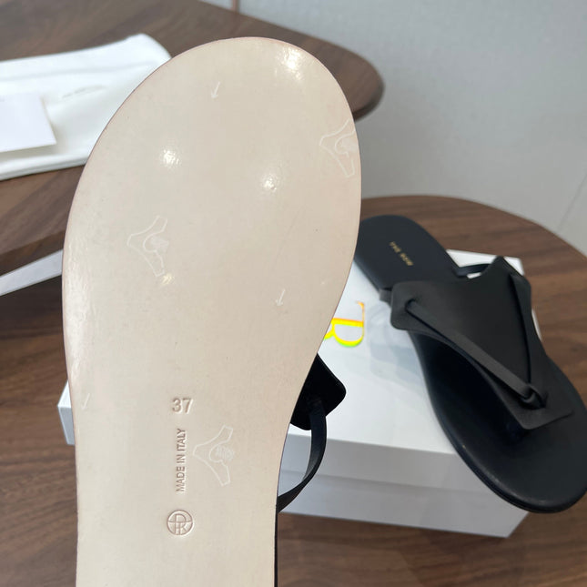 THE ROW 26S T STRAP THONG SANDALS IN BLACK CALFSKIN