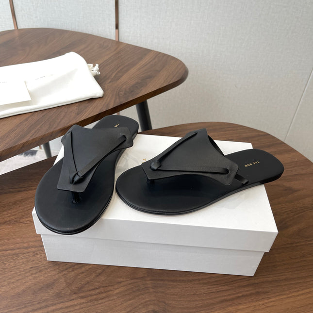 THE ROW 26S T STRAP THONG SANDALS IN BLACK CALFSKIN