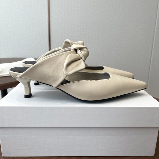 THE ROW 26S SLINGBACK POINTED HEELS IN CREAM WHITE CALFSKIN WITH BOW
