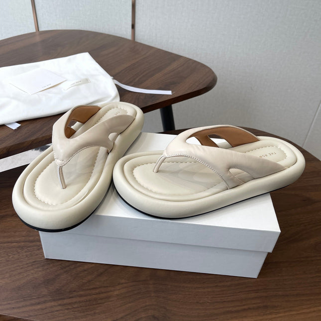 THE ROW 26S PUFFED THONG SANDALS IN IVORY WHITE CALFSKIN