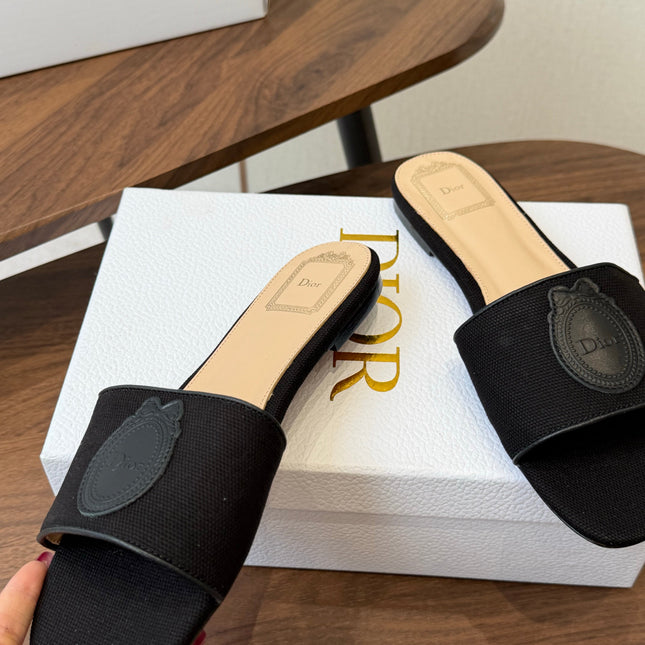 DIOR 26S D-BADGE FLAT SLIDE SANDALS IN BLACK CANVAS AND CALFSKIN
