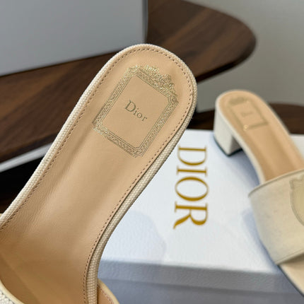 DIOR 26S D-BADGE SLIDE SANDALS IN IVORY WHITE CANVAS AND CALFSKIN