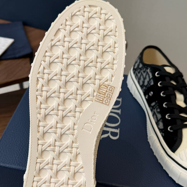 DIOR 26S LOW-TOP SNEAKERS 30MM IN BLACK AND WHITE DIOR OBLIQUE CANVAS