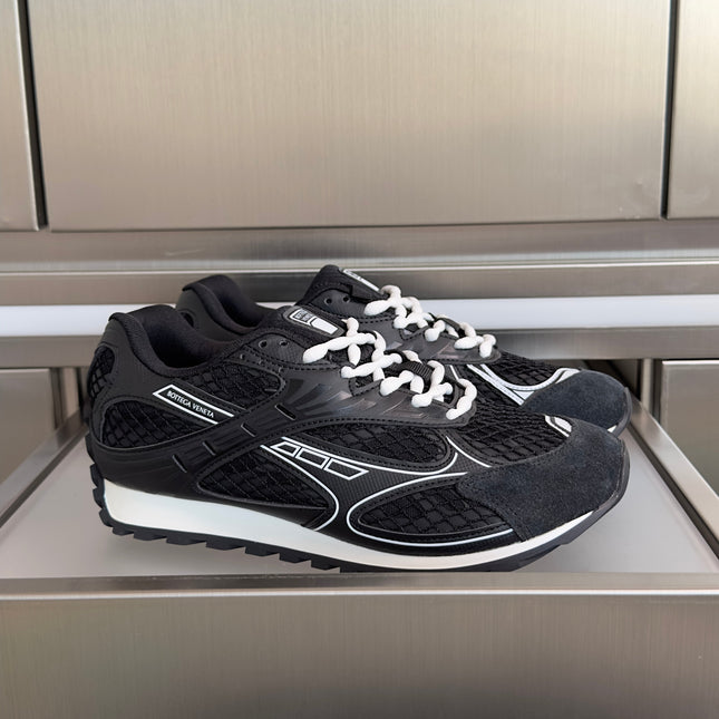 BOTTEGA VENETA 26S SNEAKERS IN BLACK TPU MATERIAL AND MESH FABRIC