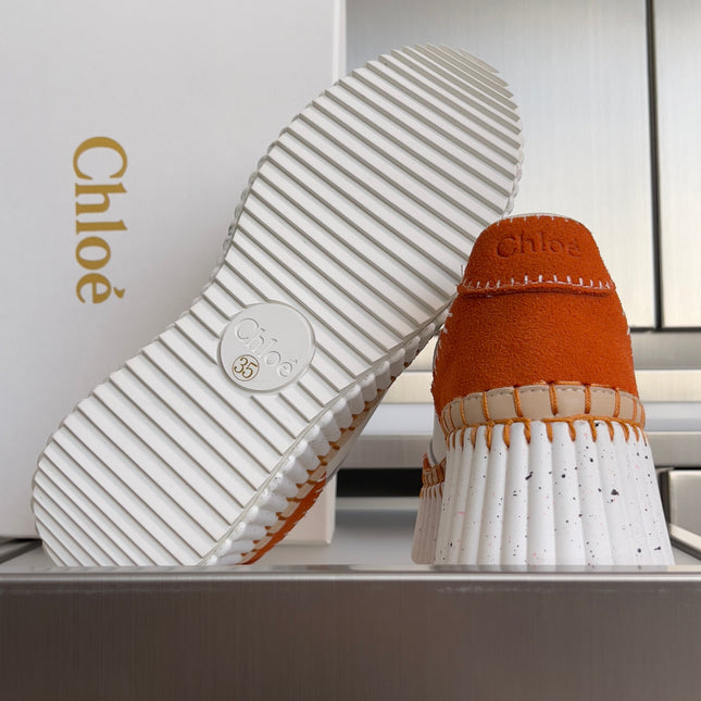 CHLOÉ 26S WEDGE SNEAKERS 70 MM IN WHITE CALFSKIN AND ORANGE SUEDE
