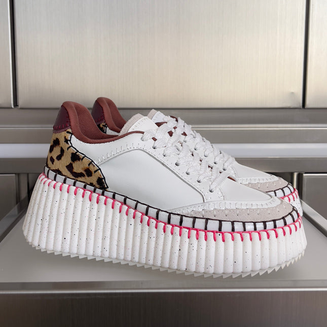 CHLOÉ 26S WEDGE SNEAKERS 70 MM IN WHITE CALFSKIN AND LEOPARD PRINT PONY HAIR