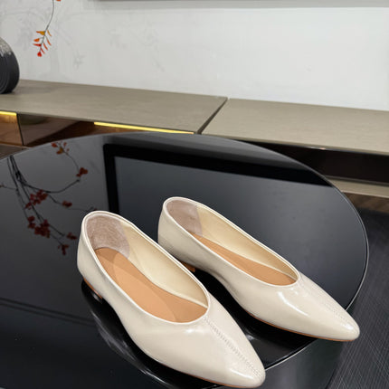 BOTTEGA VENETA 26S BALLET FLATS IN LIGHT BEIGE CALFSKIN