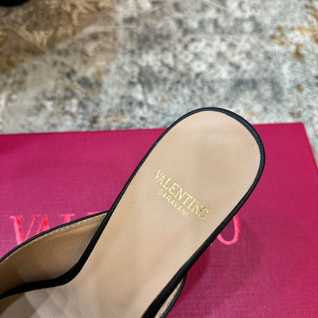 VALENTINO 26S HIGH HEEL SANDALS 105 MM IN BLACK CALFSKIN