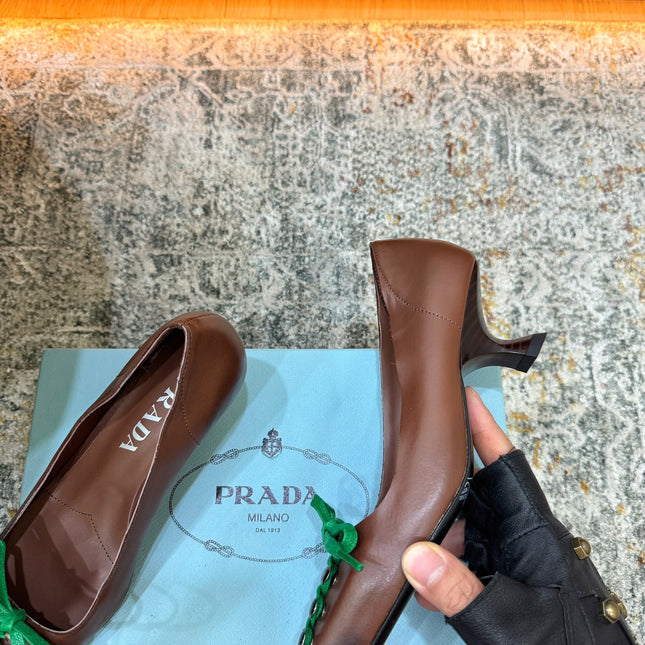 PRADA 26S LACE UP STUDDED PUMPS 55MM IN DARK BROWN CALFSKIN WITH GREEN LACES