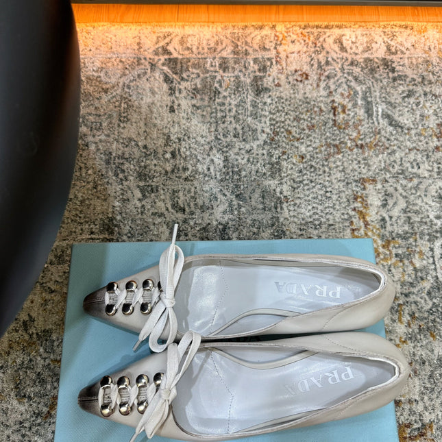 PRADA 26S POINTED TOE LACE UP STUDDED PUMPS 55MM IN WHITE CALFSKIN