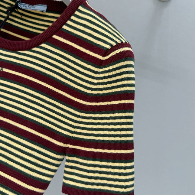 PRADA 26S SHORT SLEEVED T-SHIRT 819