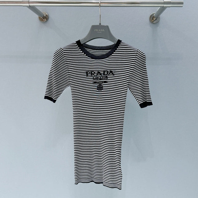 PRADA 26S SHORT SLEEVED KNIT T-SHIRT 811