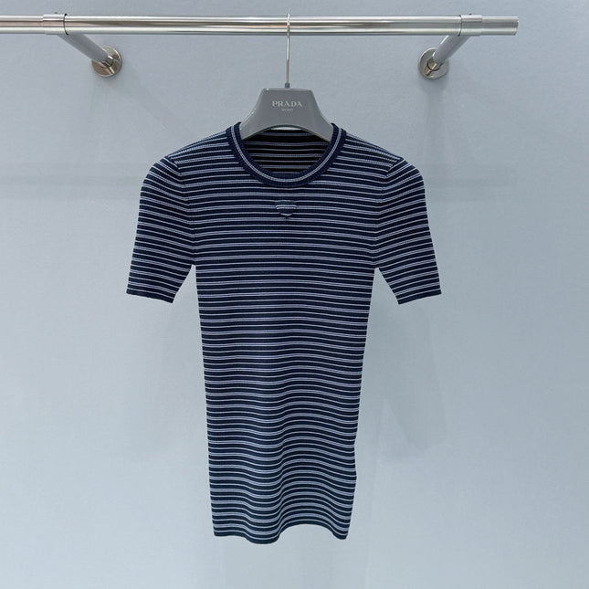 PRADA 26S SHORT SLEEVED KNIT T-SHIRT 810