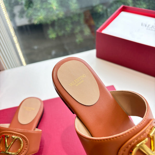 VLTN THONG SANDALS 25S IN BURNT ORANGE LAMBSKIN WITH GOLD HARDWARE