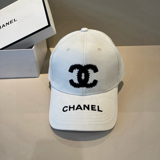 CHANEL 26S BASEBALL CAP EMBROIDERED CC LOGO 337967