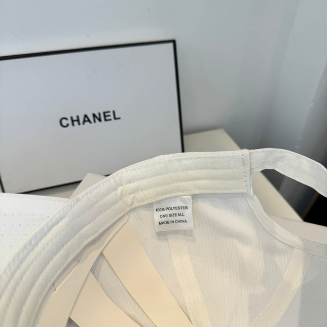 CHANEL 26S BASEBALL CAP WITH CRYSTAL CC LOGO 337987