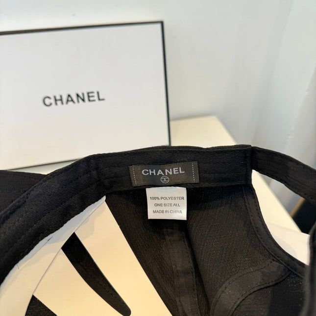 CHANEL 26S BASEBALL CAP WITH CRYSTAL CC LOGO 337989