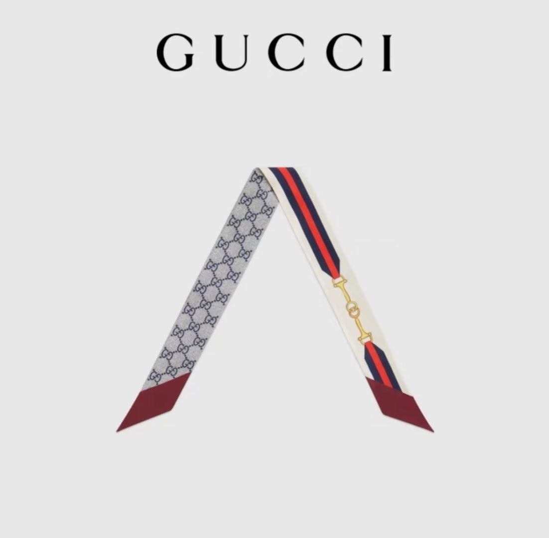 GUCCI 26S SCARF 120 IN SILK 311706