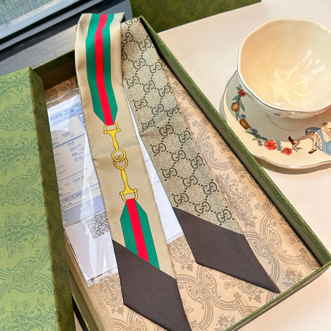 GUCCI 26S SCARF 120 IN SILK 311707