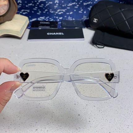 CHANEL 26S OVERSIZED SQUARE FRAME IN ACETATE 404745