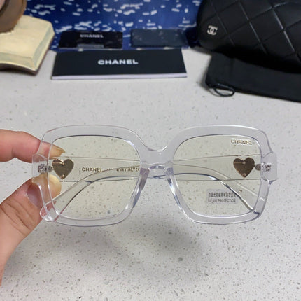 CHANEL 26S OVERSIZED SQUARE FRAME IN ACETATE 404745