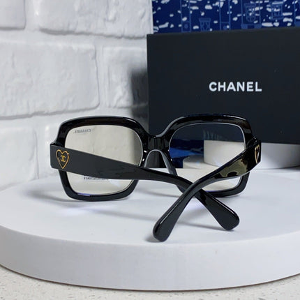 CHANEL 26S OVERSIZED SQUARE FRAME IN ACETATE 404750
