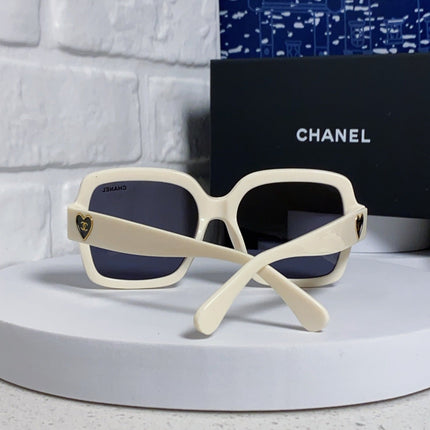 CHANEL 26S FACETED LENSES IN ACETATE 404752