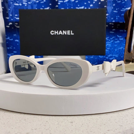CHANEL 26S SLIM OVAL FRAME IN WHITE ACETATE 404788