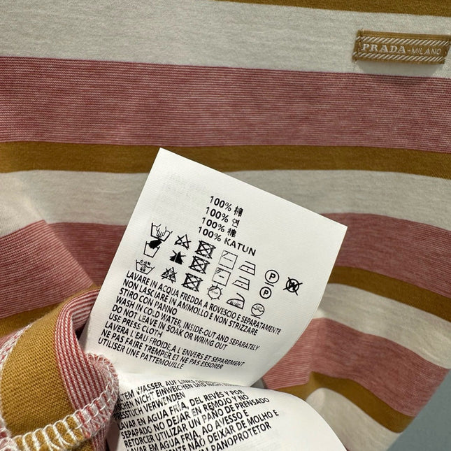 PRADA 26S SHORT SLEEVED T-SHIRT 750