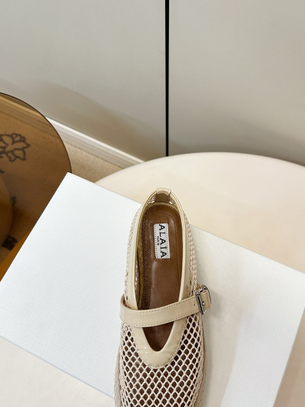 ALAIA 26S MESH ESPADRILLES IN BEIGE SOFT PATENT LEATHER