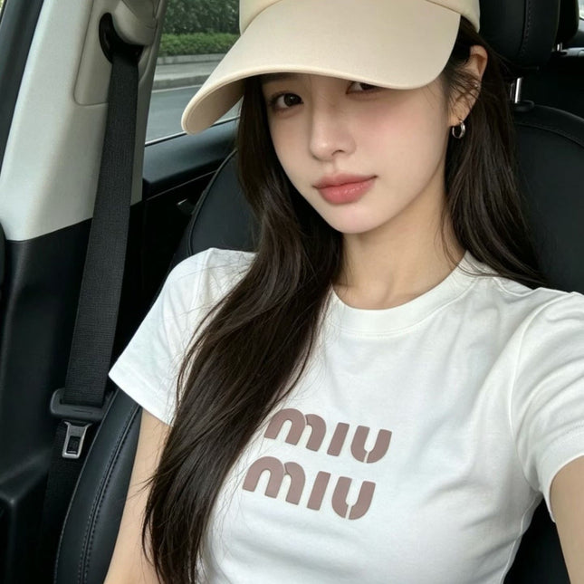 MIUMIU 26S EMBOSSED LOGO TECH VISOR 343564