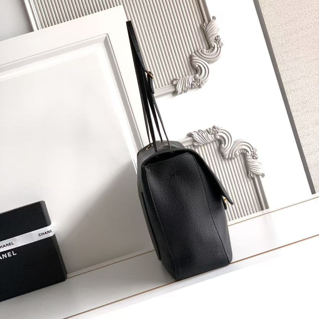 CHANEL 26S SOUPLISSIMO MAXI FLAP 39 IN BLACK GRAINED CALFSKIN GOLD HARDWARE