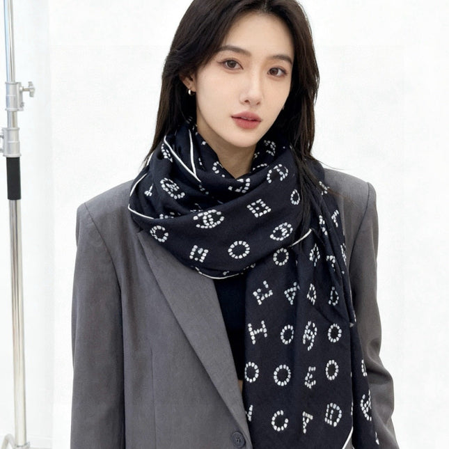 CHANEL 25S SCARF 135 CM IN CASHMERE SILK 943694