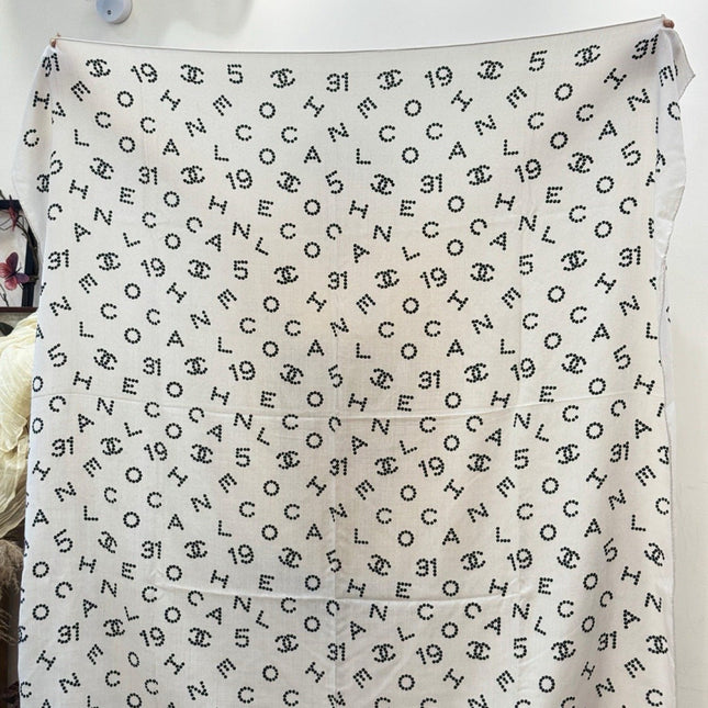CHANEL 25S SCARF 135 CM IN CASHMERE SILK 943695