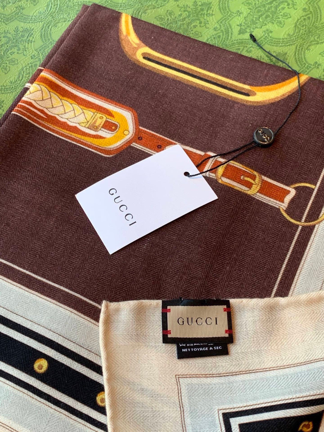 GUCCI 26S SCARF 140 IN CASHMERE AND SILK 290756