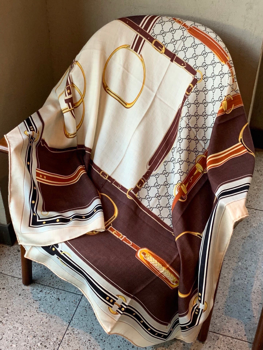 GUCCI 26S SCARF 140 IN CASHMERE AND SILK 290756