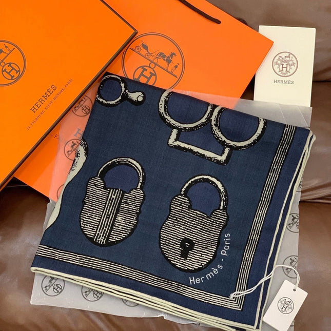 HERMES 26S SCARF 140 IN CASHMERE AND SILK 303157