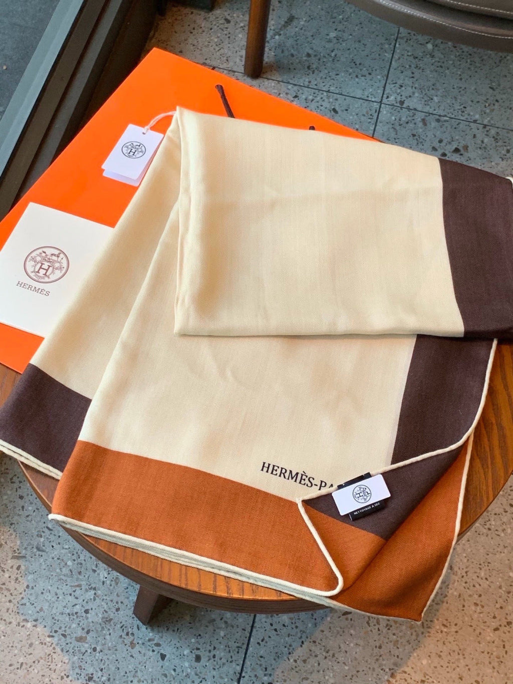 HERMES 26S SCARF 140 IN CASHMERE AND SILK 304243