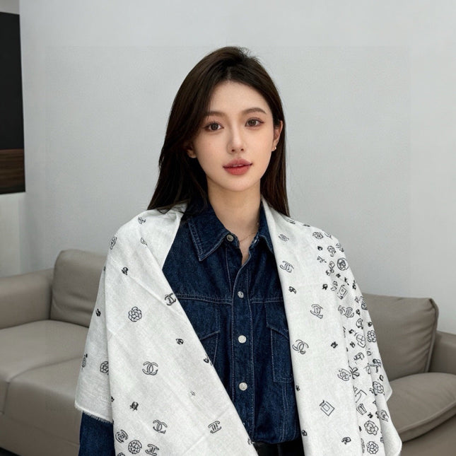CHANEL 26S SCARF 200 IN CASHMERE AND SILK 307225
